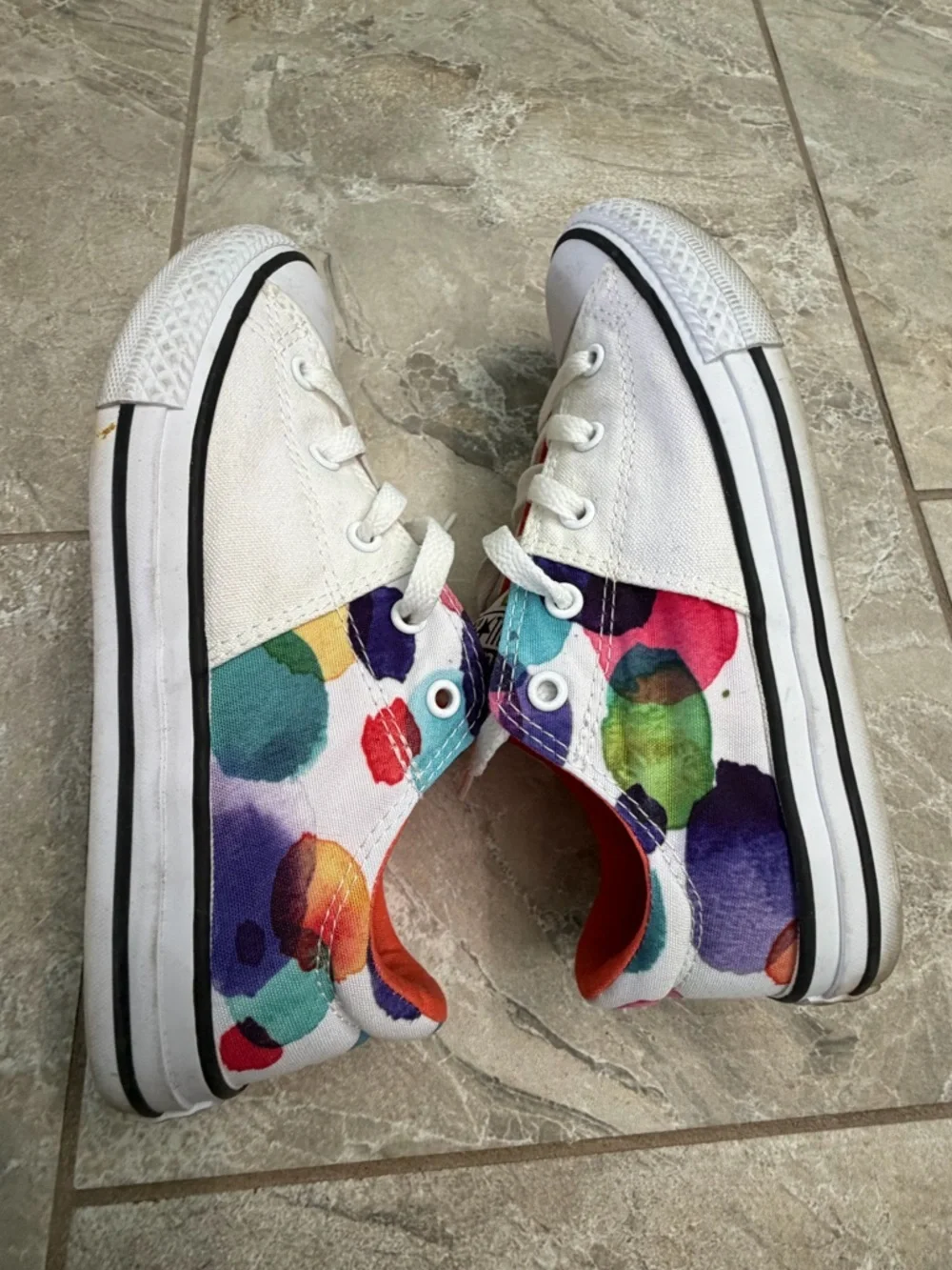 Converse low top